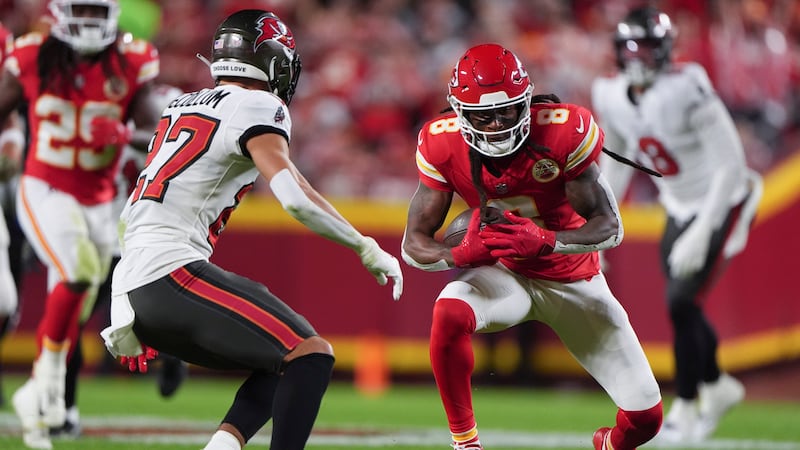 Kansas City Chiefs wide receiver DeAndre Hopkins (8) runs against Tampa Bay Buccaneers...