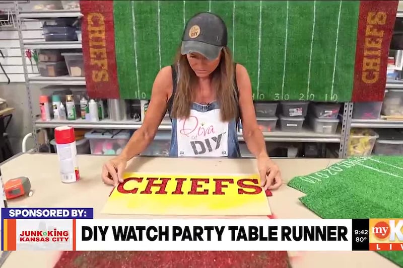 The Diva of DIY Leanne Lee joins My KC LIVE to share how to make a table runner, perfect for...