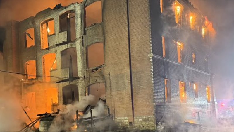 Apartment Fire at Linwood & Wayne, KC, Mo.