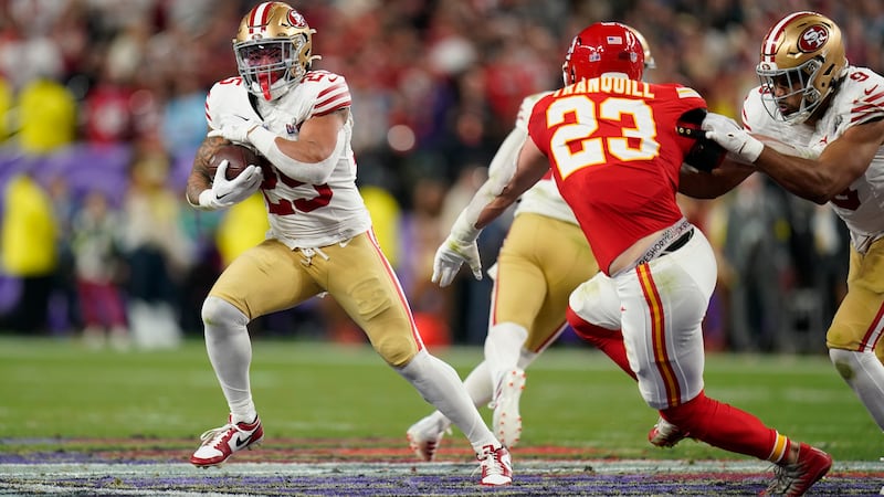 San Francisco 49ers running back Elijah Mitchell (25) rushes against the Kansas City Chiefs in...