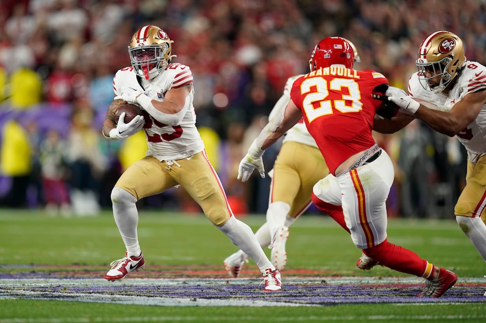 San Francisco 49ers running back Elijah Mitchell (25) rushes against the Kansas City Chiefs in...